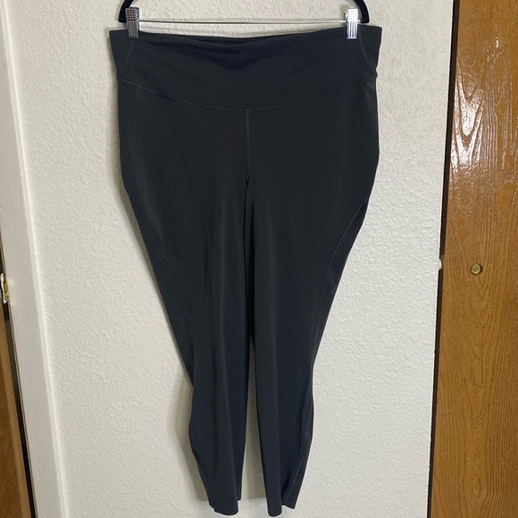 lululemon athletica Pants - Lululemon Base Pace High-Rise Tight 25" black size 16